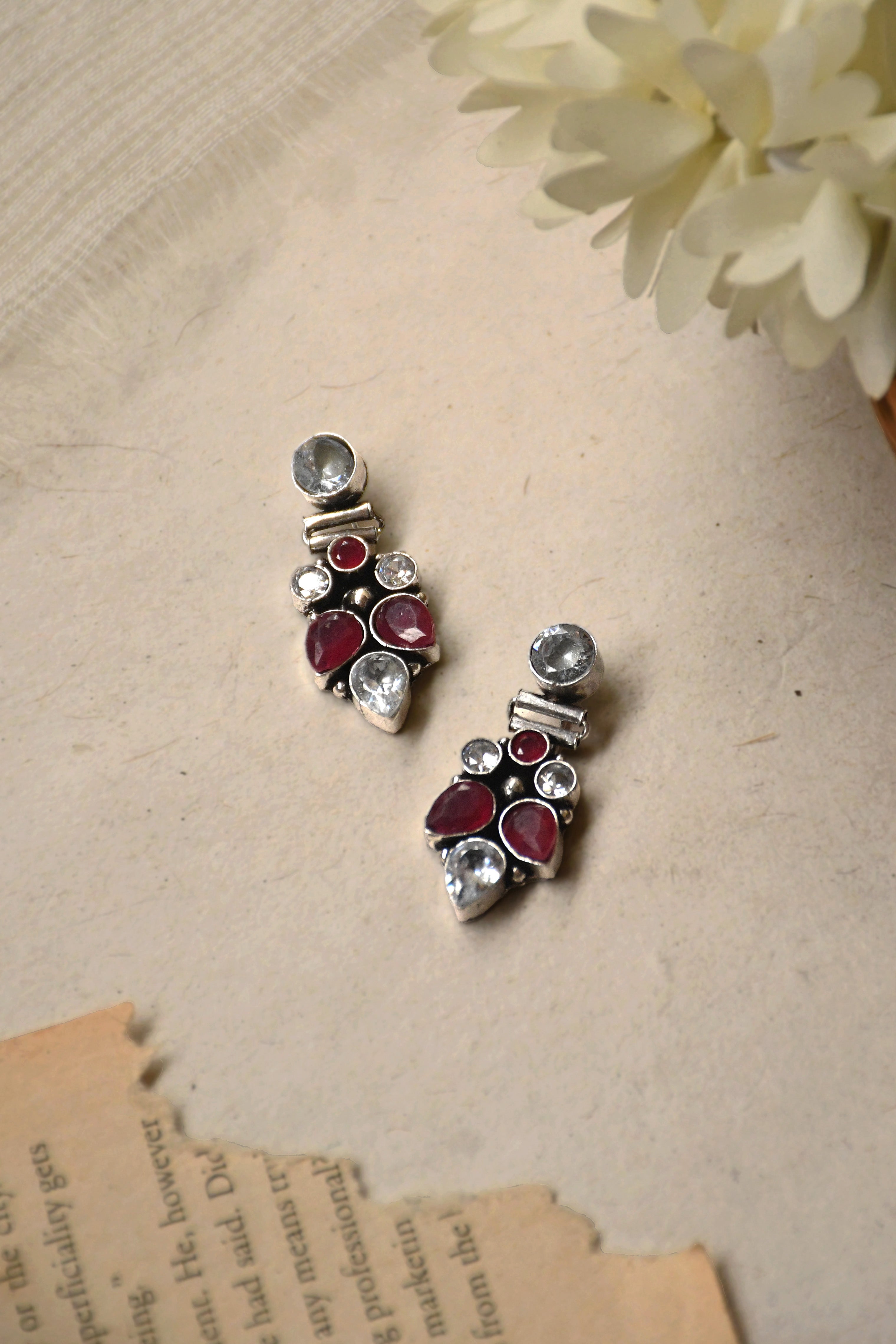 MIA STUDS EARRINGS