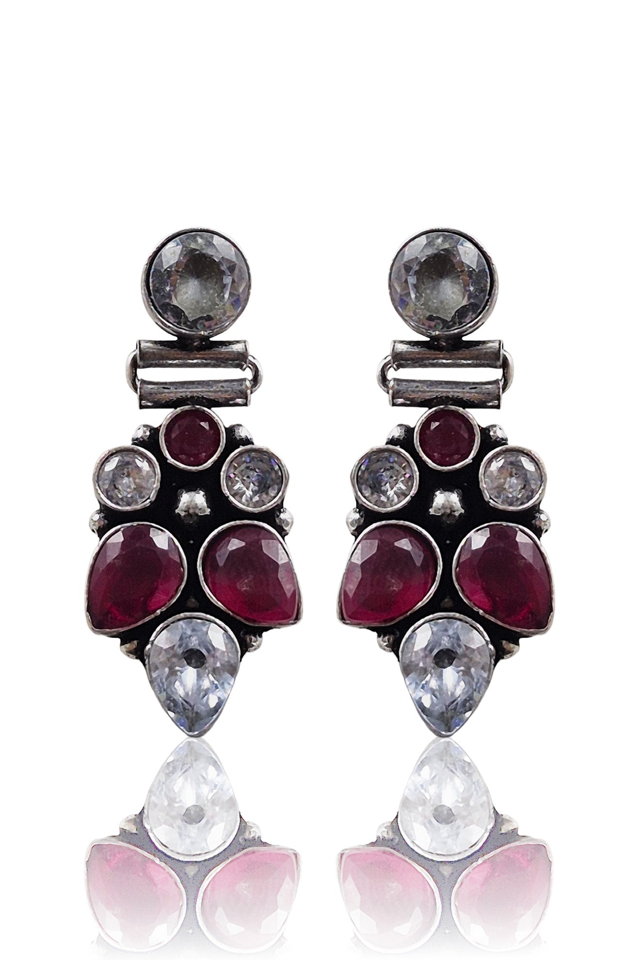 MIA STUDS EARRINGS