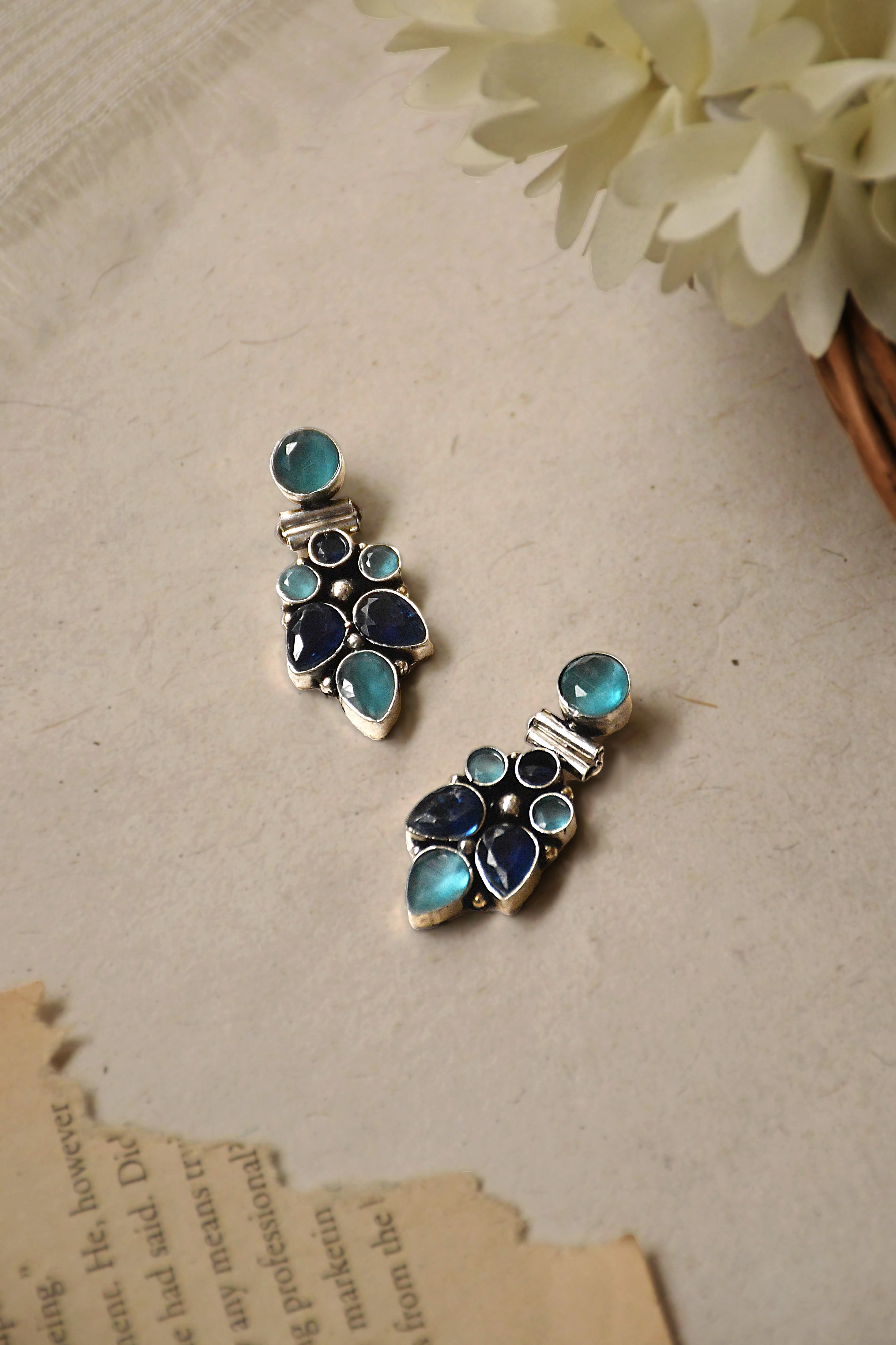 MIA STUDS EARRINGS