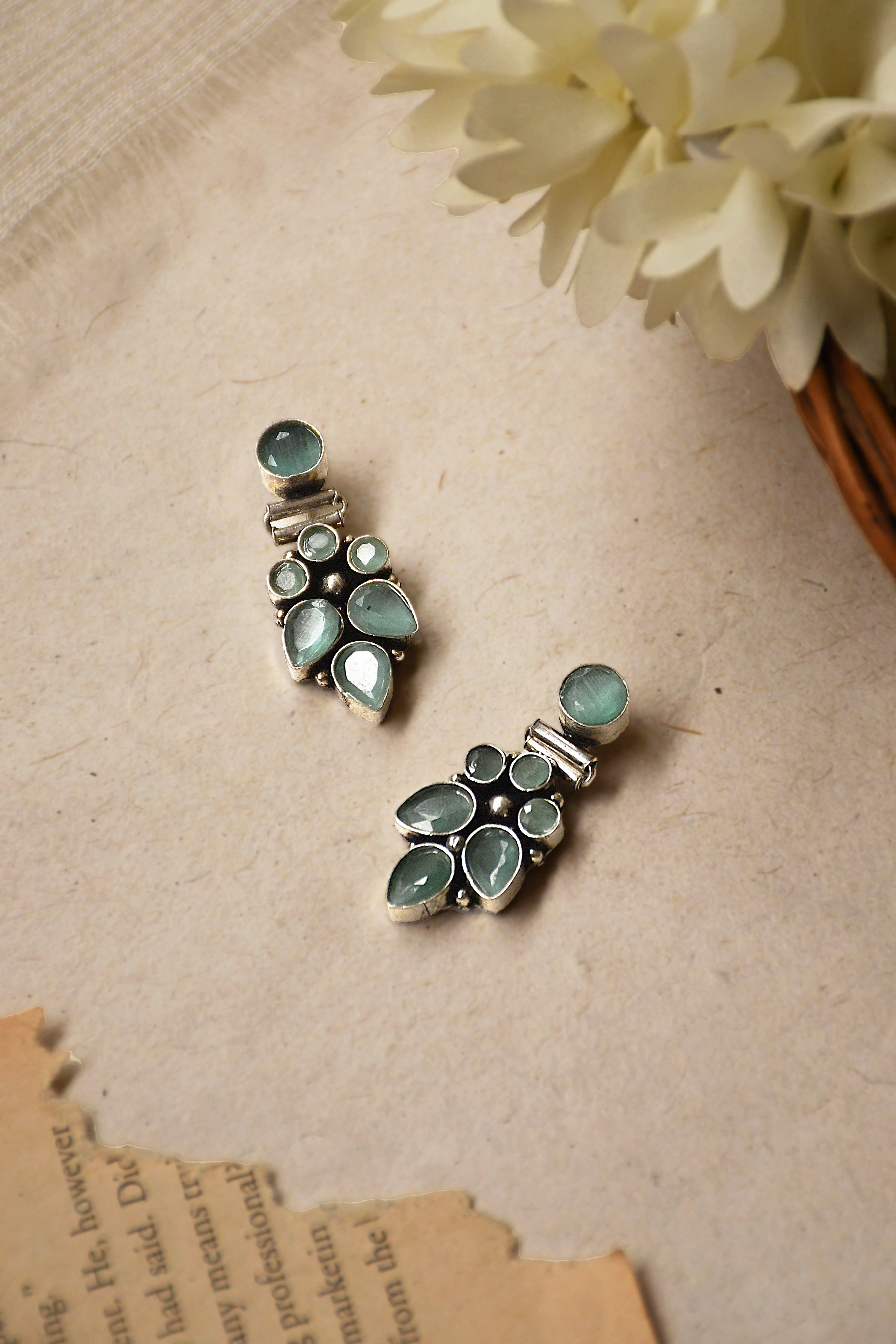 MIA STUDS EARRINGS