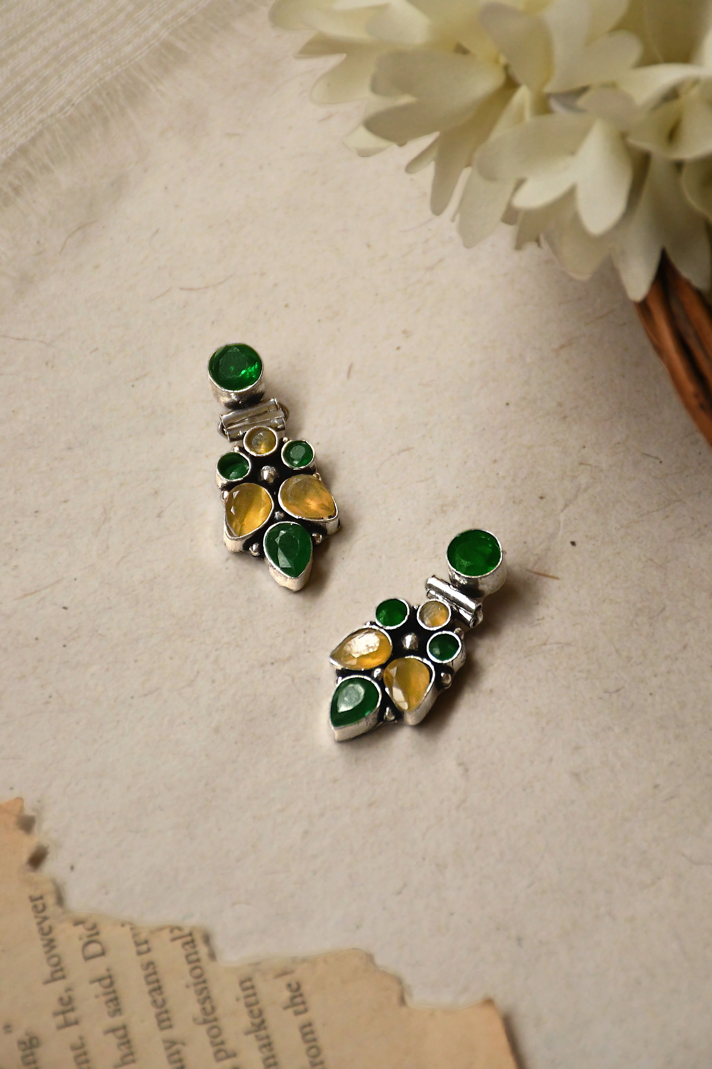 MIA STUDS EARRINGS
