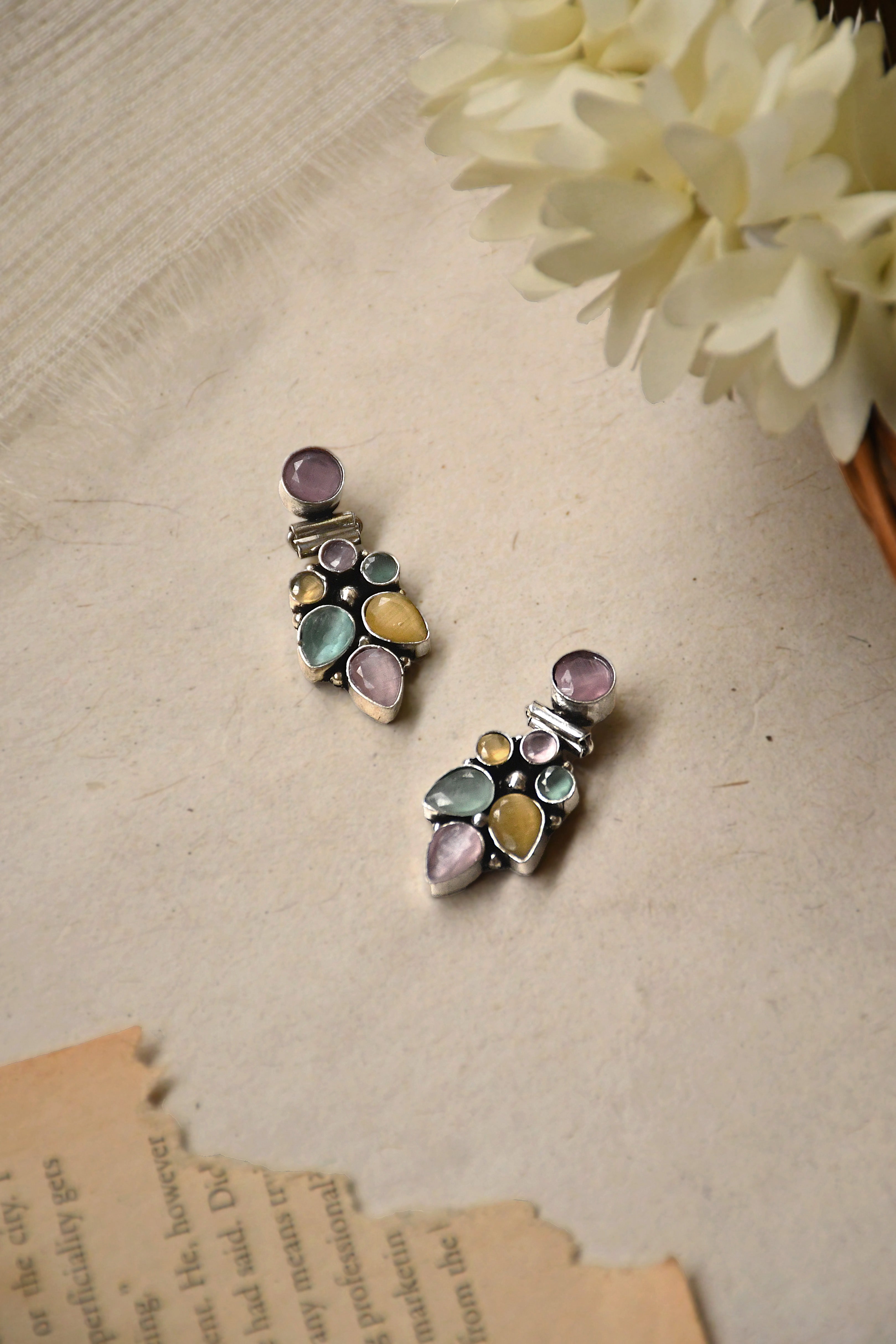 MIA STUDS EARRINGS