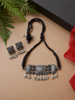 Load image into Gallery viewer, Pihu Stone Necklace Set