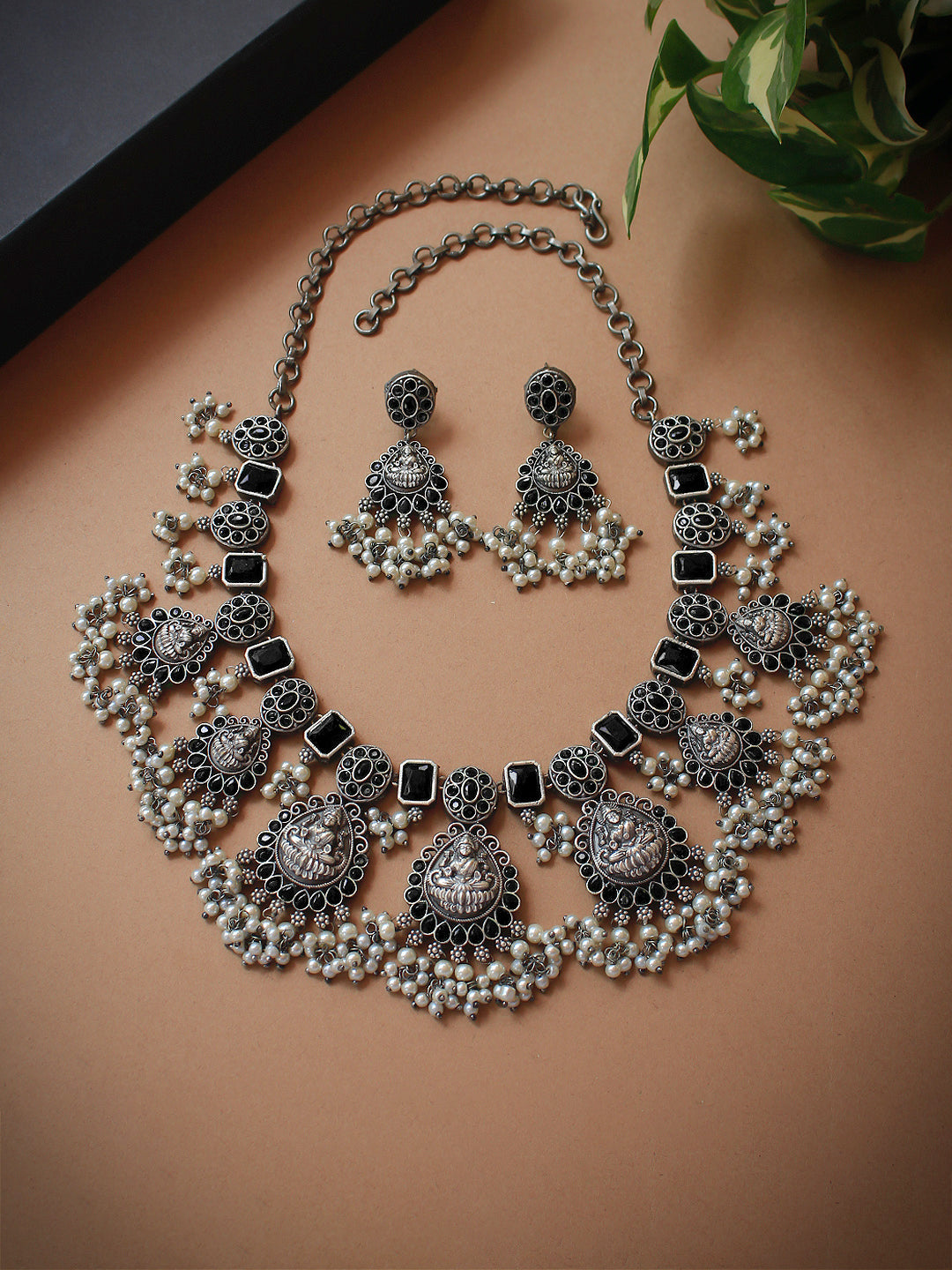 OLIVIA SILVER LOOKALIKE STONE NECKLACE SET