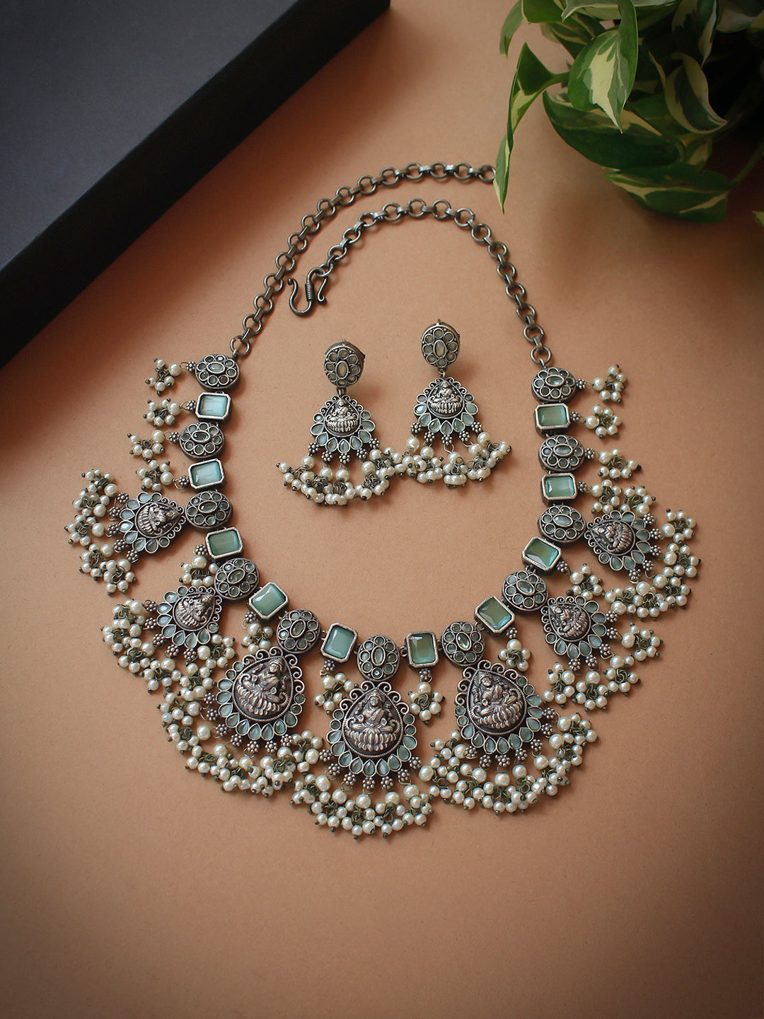 OLIVIA SILVER LOOKALIKE STONE NECKLACE SET