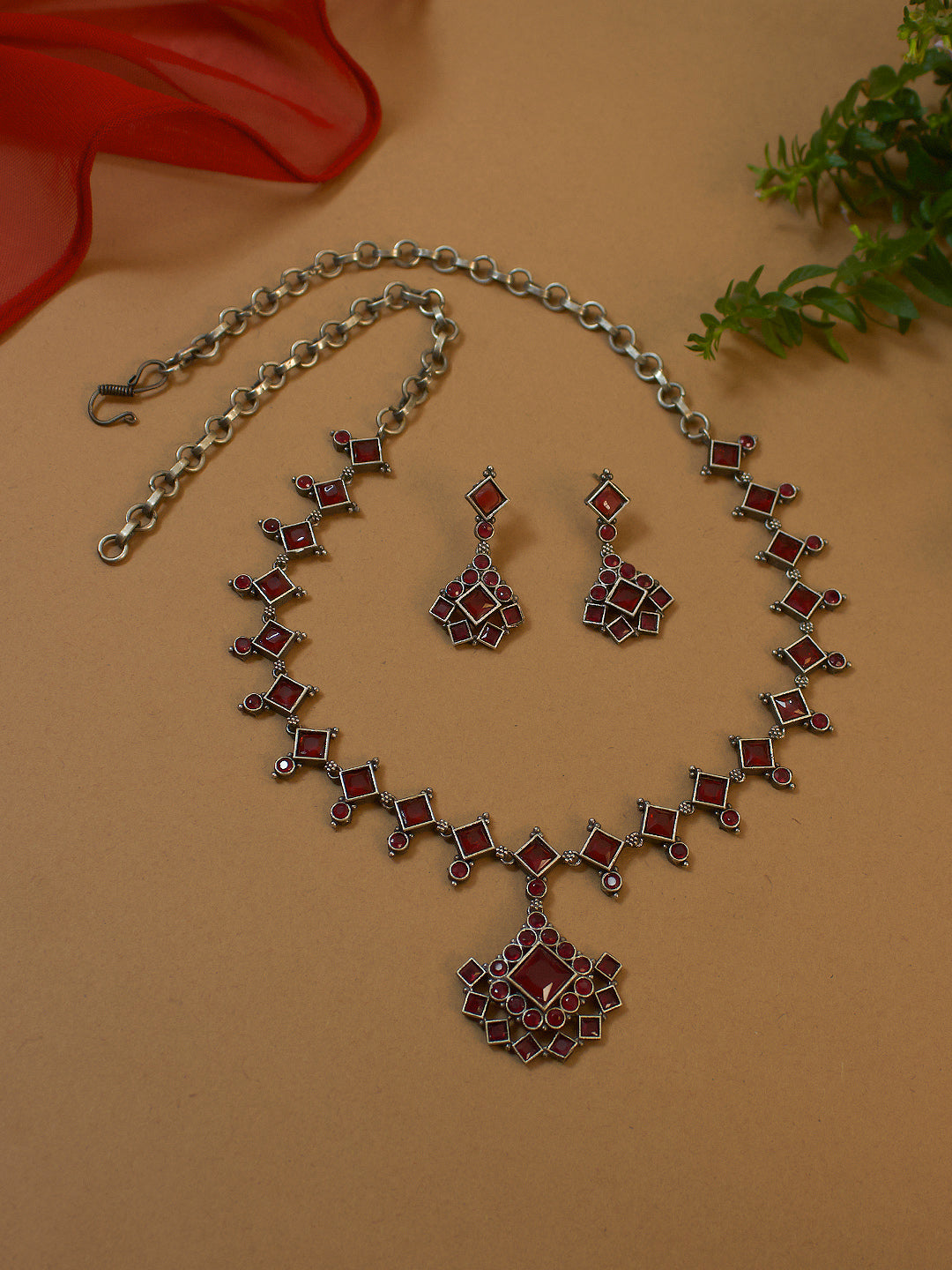 SILVER LOOKALIKE STONE NECKLACE SET