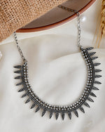 Load image into Gallery viewer, AMYRA BRASS MATERIAL SHORT NECKLACE