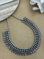 Load image into Gallery viewer, PIHU BRASS MATERIAL SHORT NECKLACE