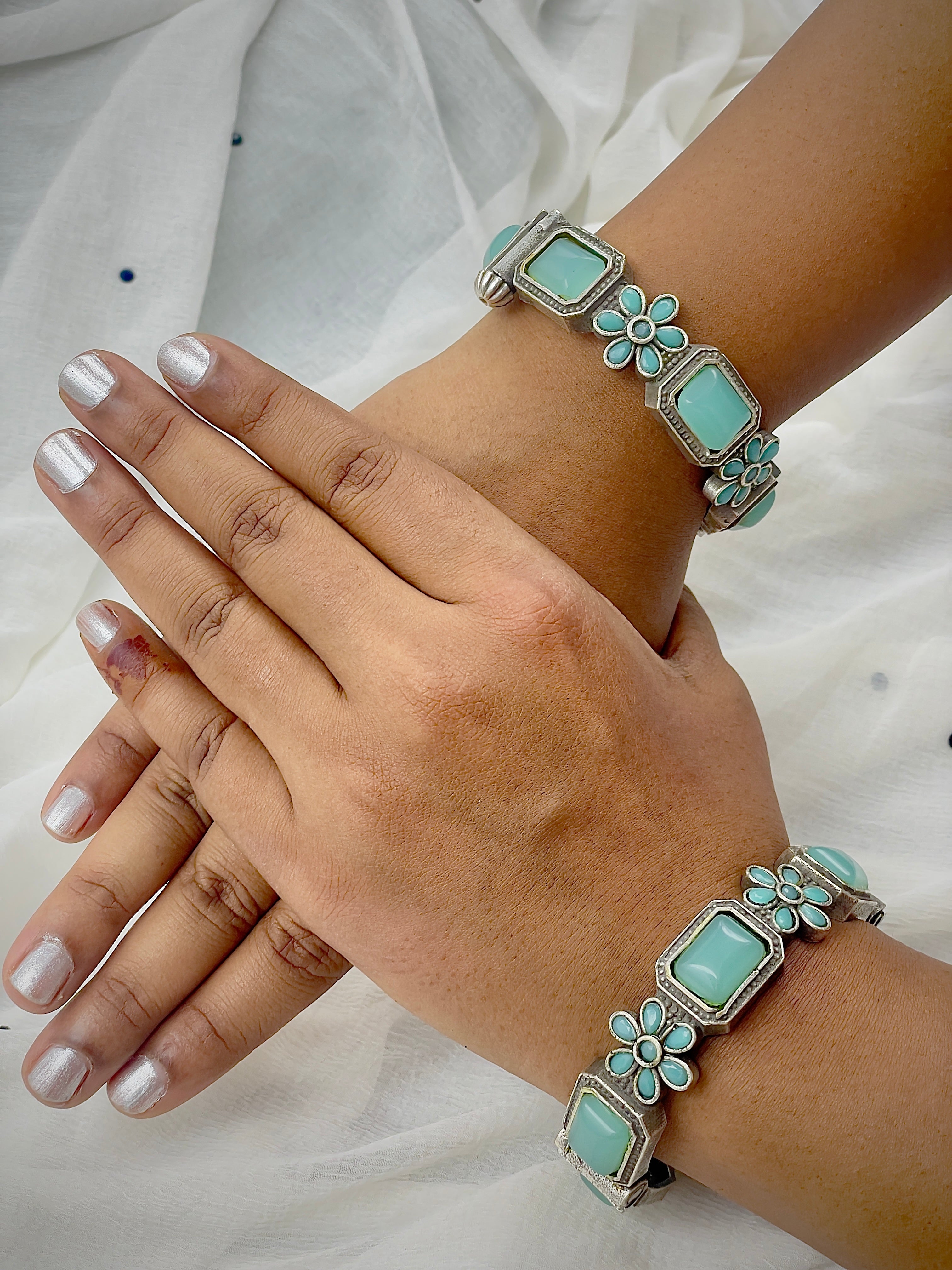 OXIDISED STONE BANGLE