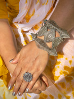 Load image into Gallery viewer, KAVYA SILVER LOOKALIKE BANGLES STACK