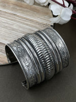 Load image into Gallery viewer, OXIDISED SILVER UNIQUE DESIGNE KADA FOR WOMEN
