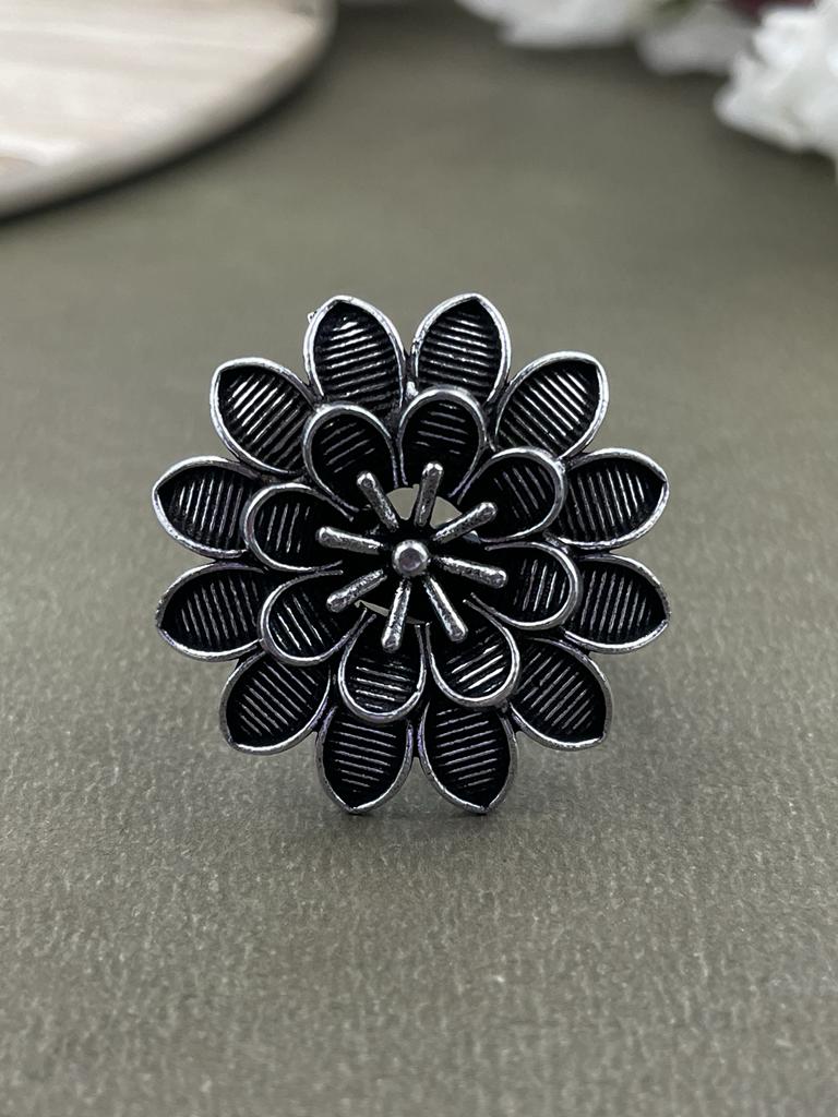 SHRIYA DESIGNER OXIDISED SILVER RING