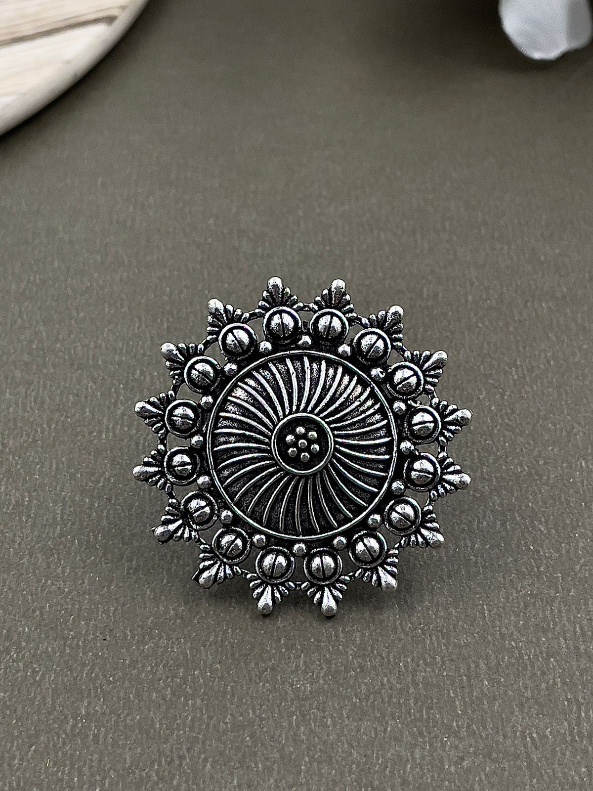 PIHU DESIGNER OXIDISED SILVER RING