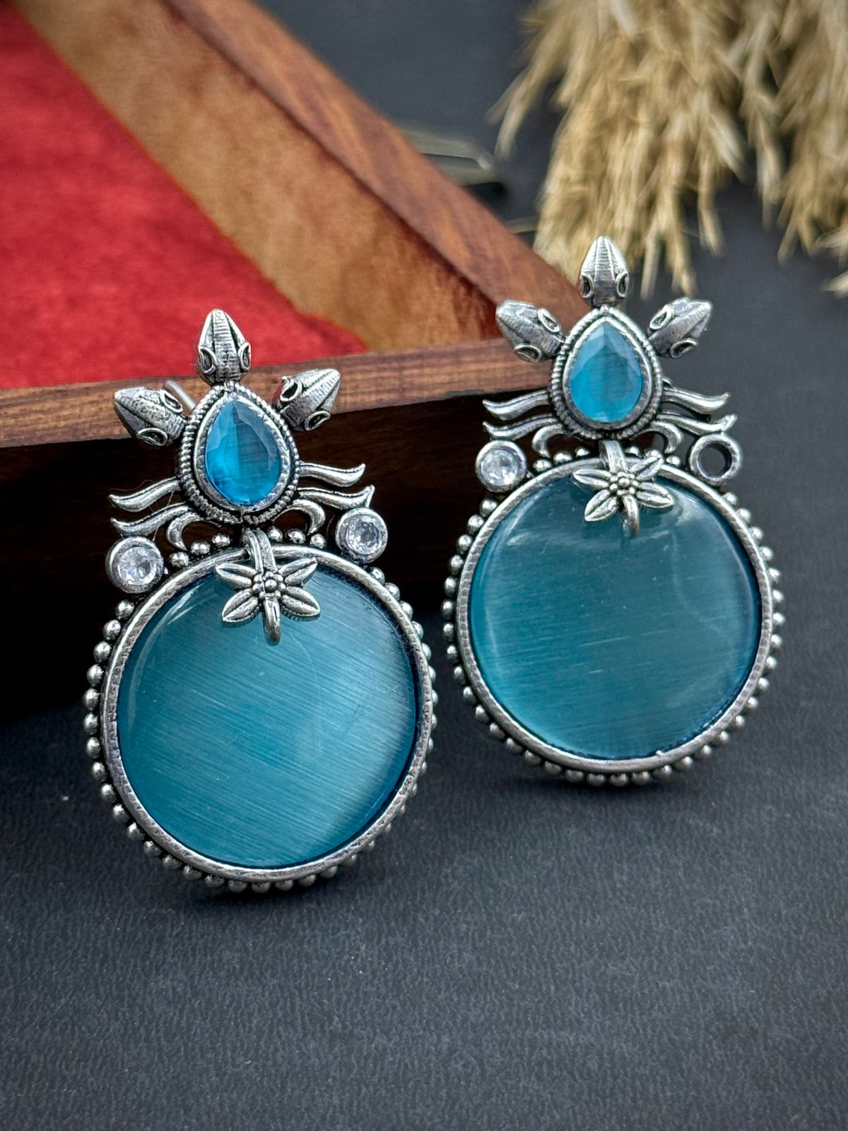 KRITI STONE STUD EARRINGS