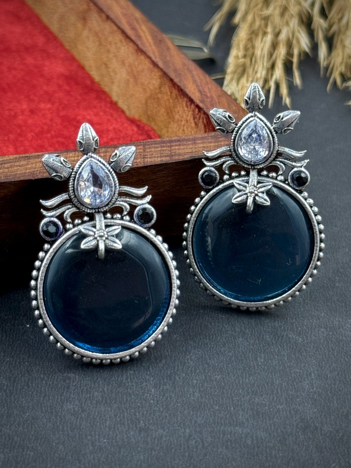 KRITI STONE STUD EARRINGS