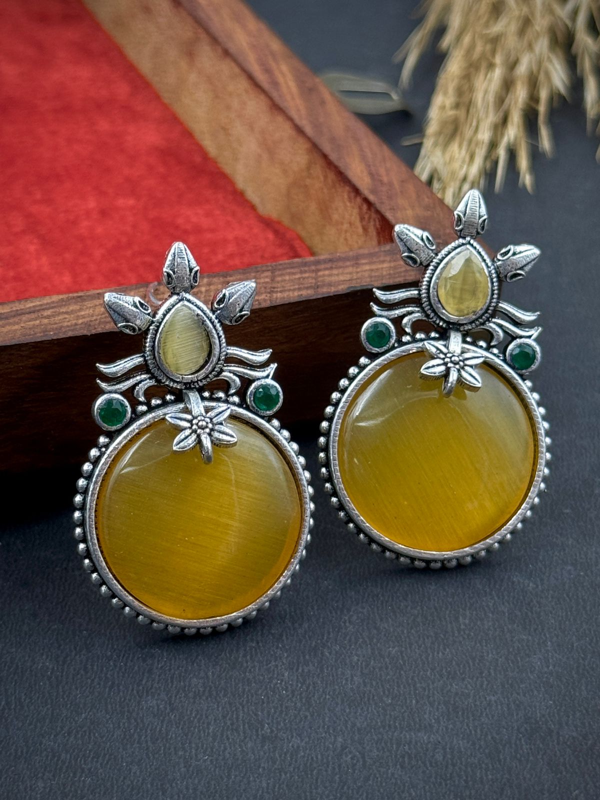 KRITI STONE STUD EARRINGS