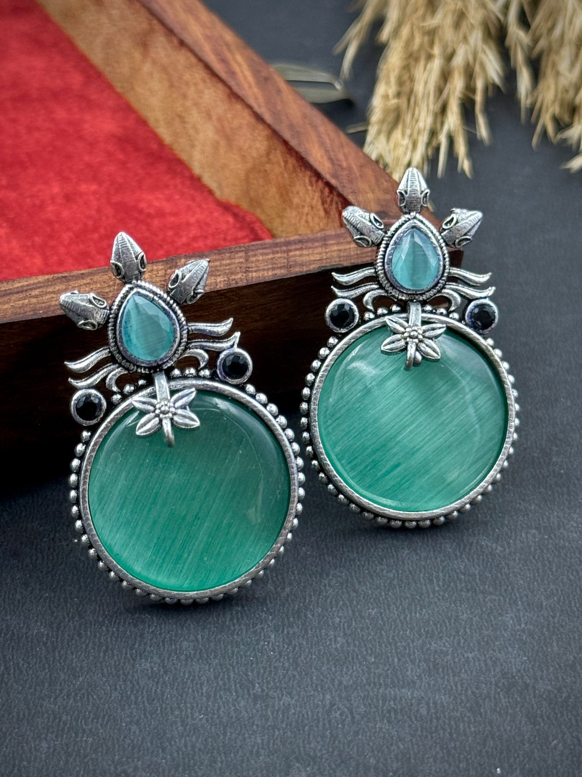 KRITI STONE STUD EARRINGS