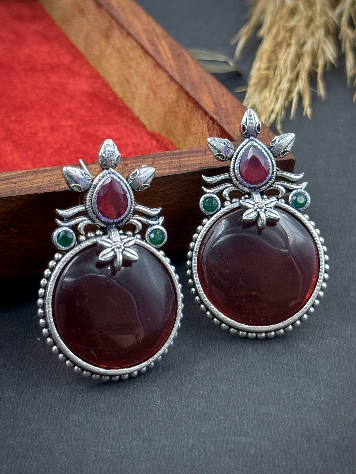 KRITI STONE STUD EARRINGS