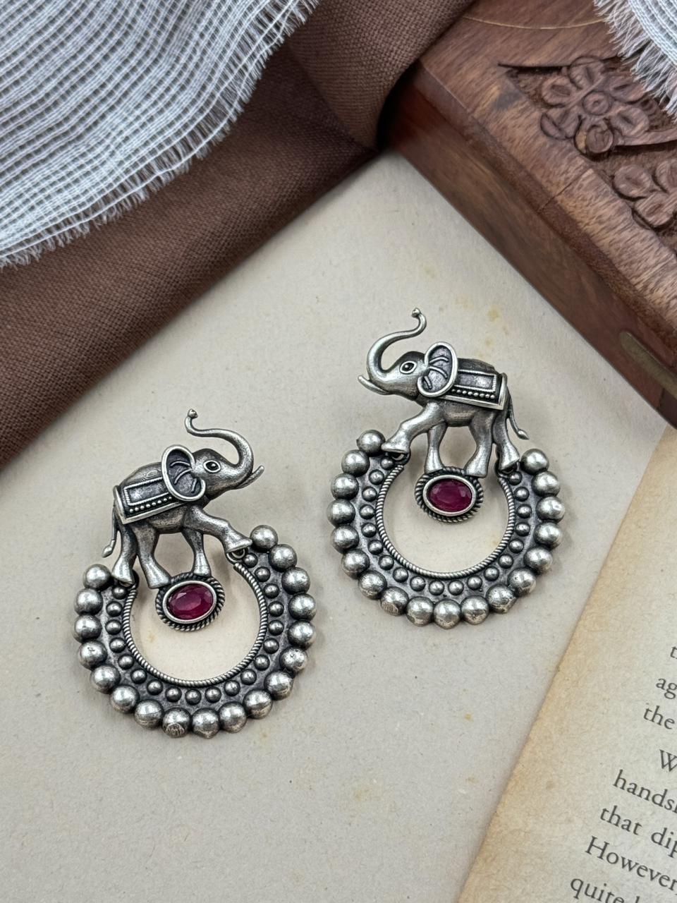 AVNI STONE STUD EARRINGS
