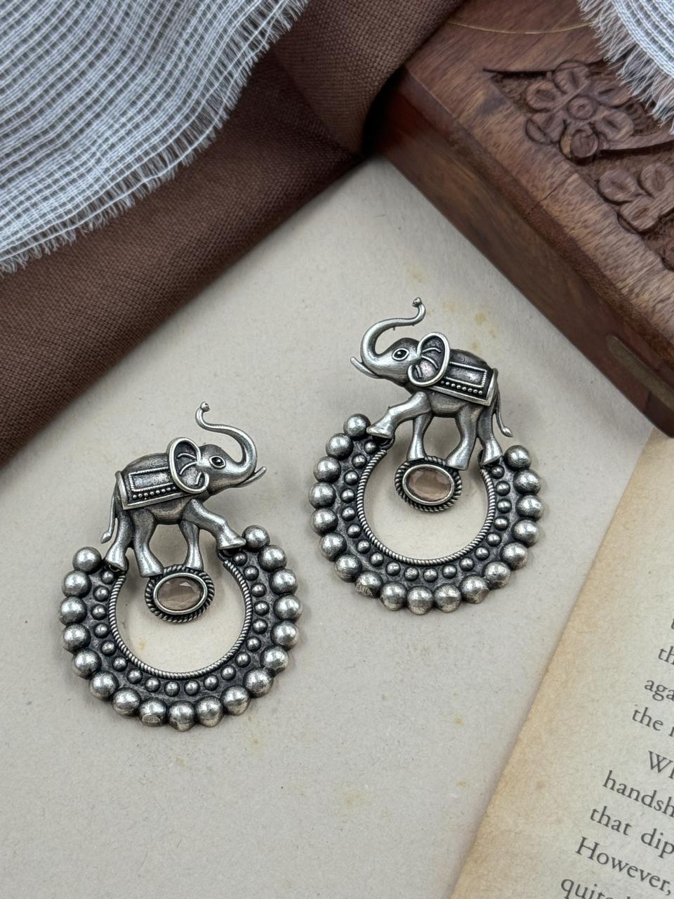 AVNI STONE STUD EARRINGS