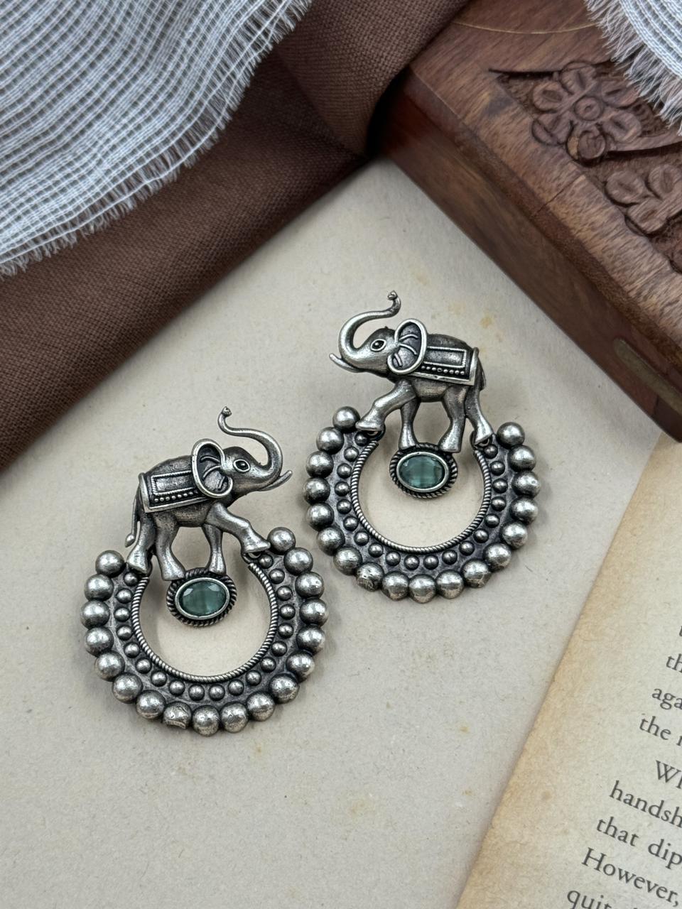 AVNI STONE STUD EARRINGS