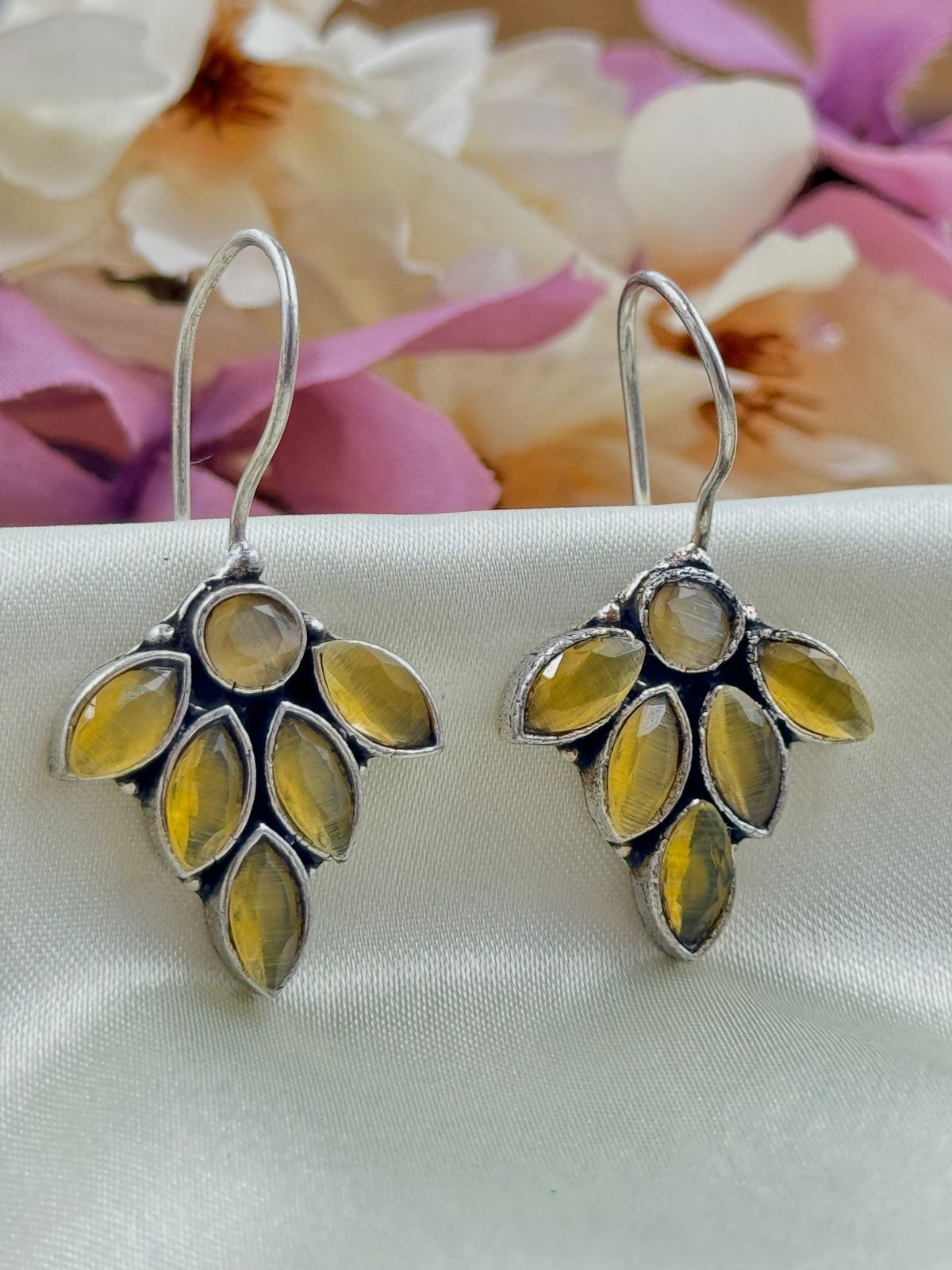 HARINI OXIDISED STUD EARRINGS