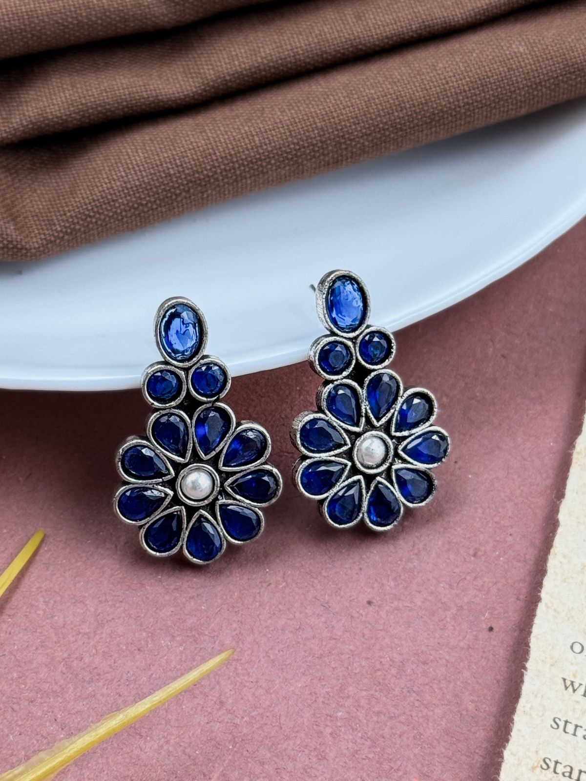 GIEVA OXIDISED STUD