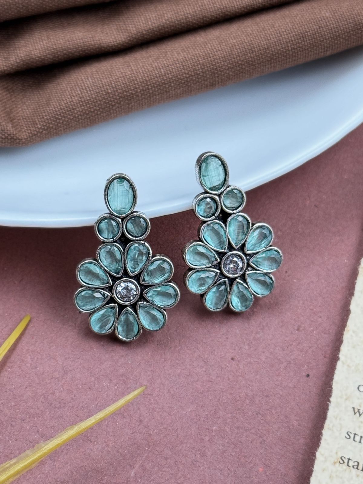 GIEVA OXIDISED STUD