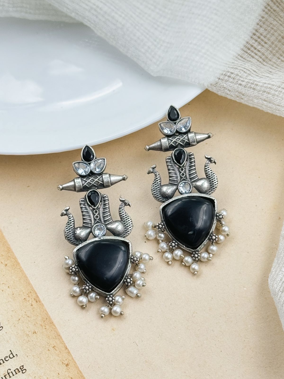 KIARA OVERSIZED SILVER LOOKLIKE STUD EARRINGS