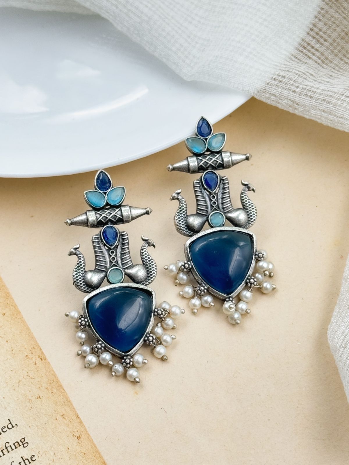 KIARA OVERSIZED SILVER LOOKLIKE STUD EARRINGS