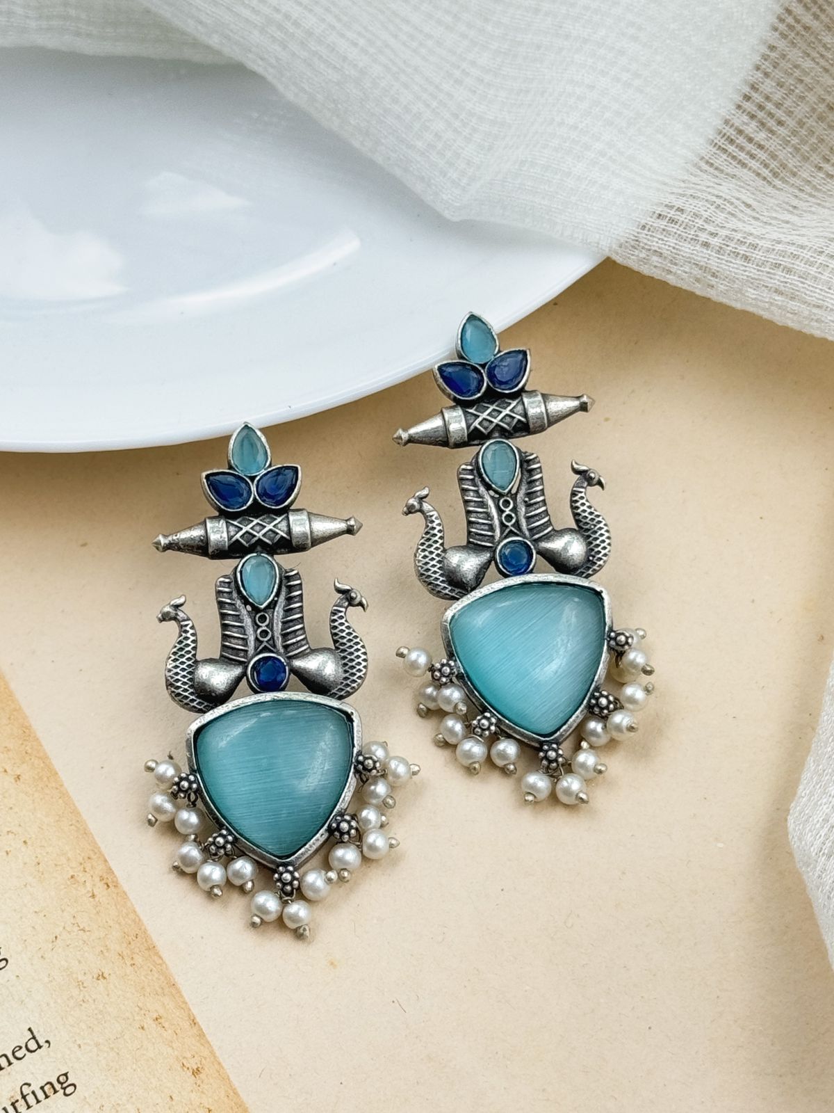 KIARA OVERSIZED SILVER LOOKLIKE STUD EARRINGS