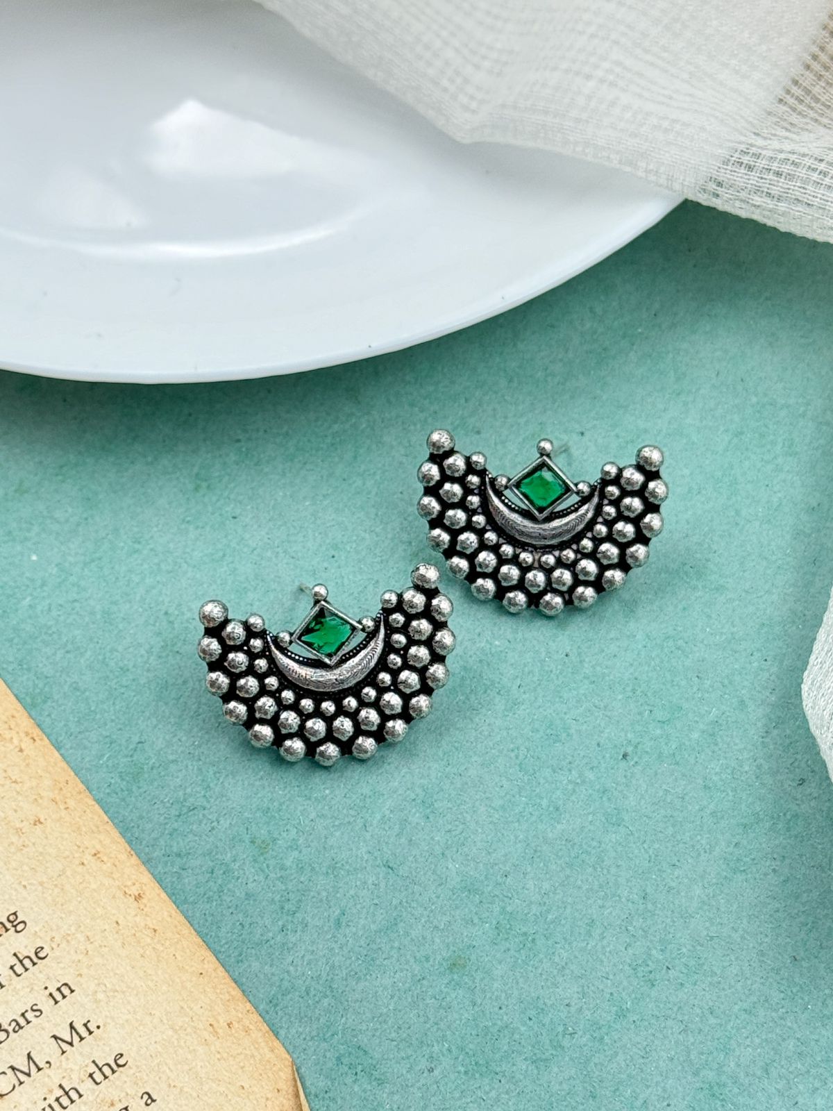 VAMIKA STUD EARRINGS