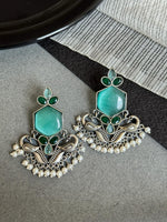 Load image into Gallery viewer, Vaani Dangler Stone Earrings