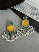Load image into Gallery viewer, Vaani Dangler Stone Earrings