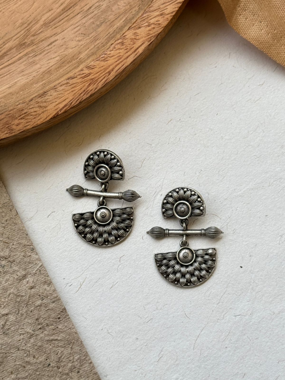 MANYATA SILVER LOOKALIKE DANGLER EARRINGS