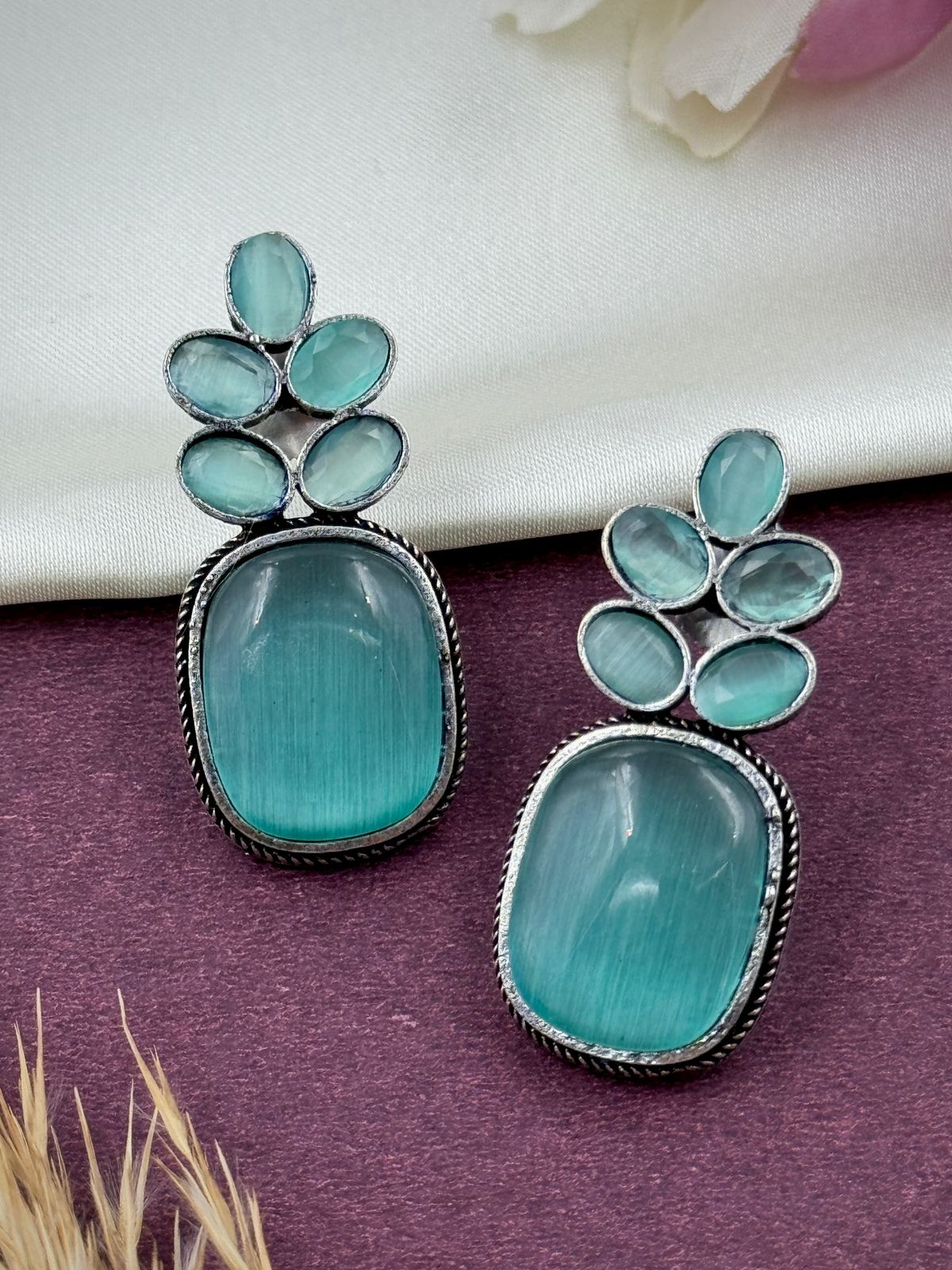 DISHA STUD EARRINGS
