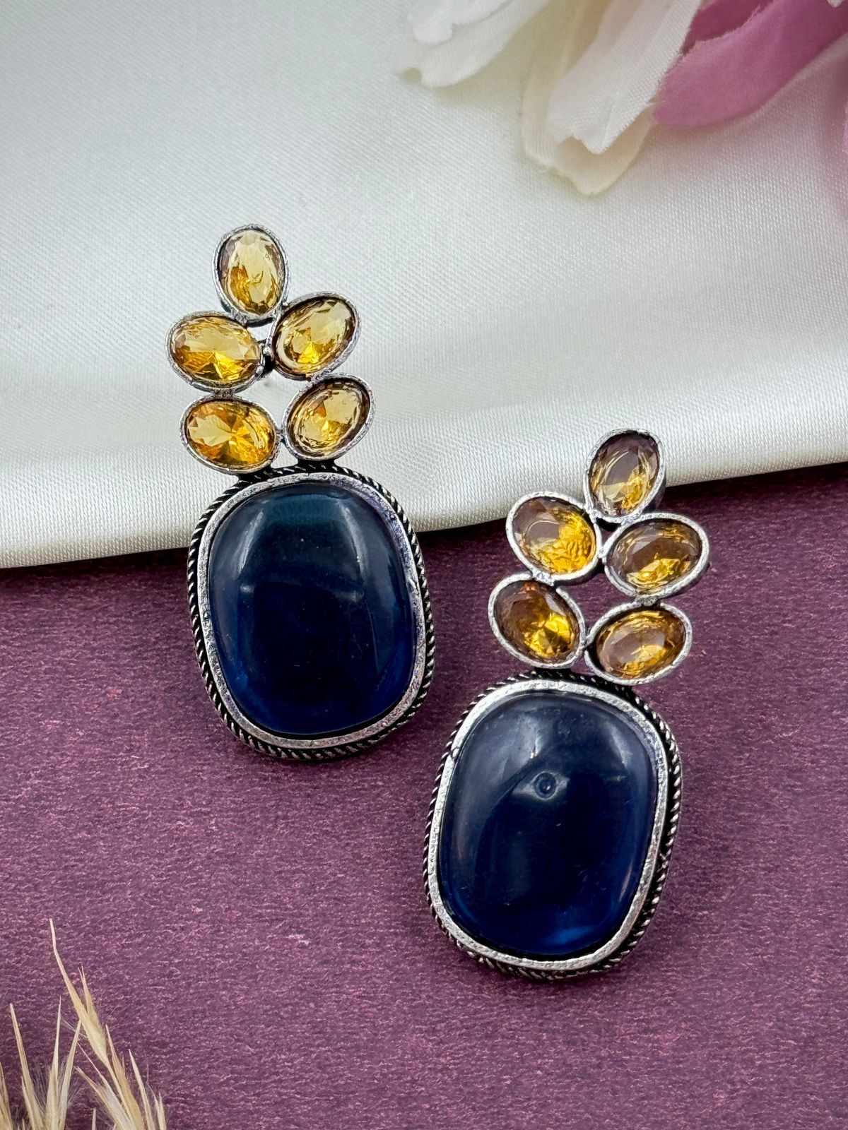 DISHA STUD EARRINGS