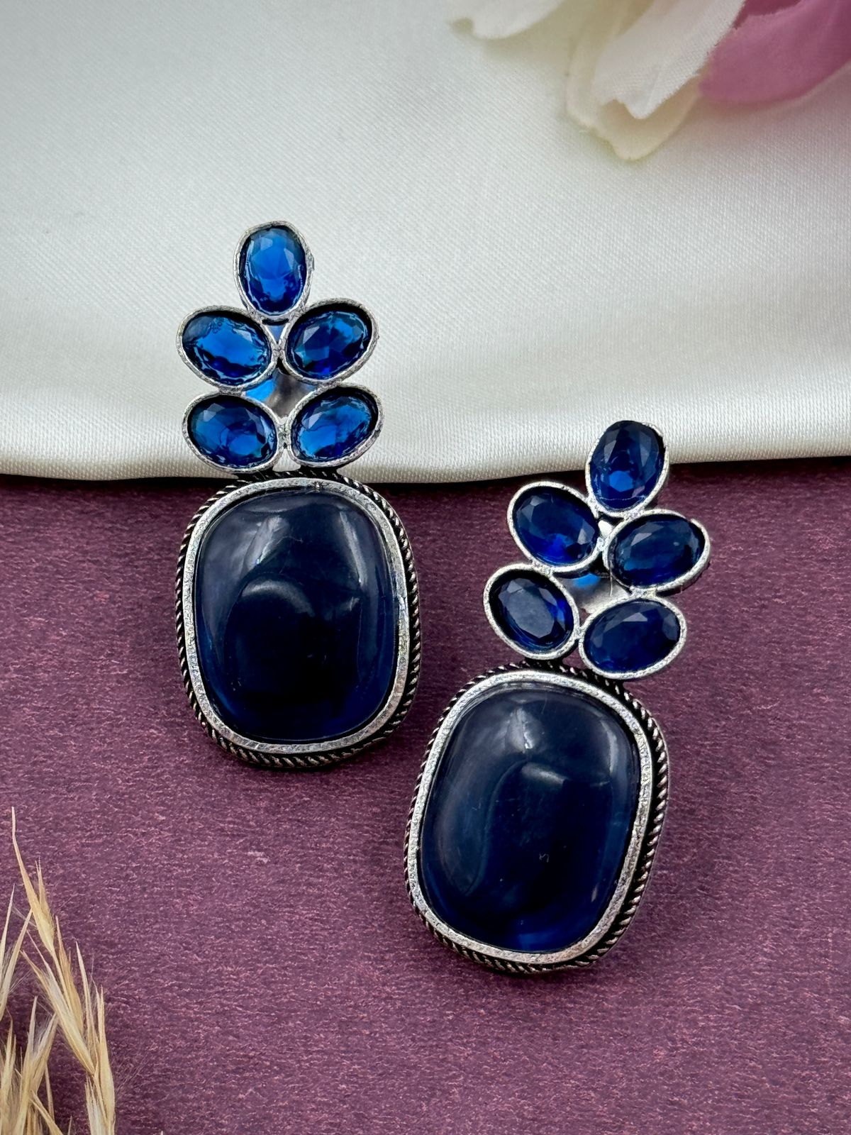 DISHA STUD EARRINGS
