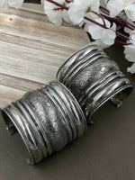 Load image into Gallery viewer, BRASS MATERIAL SET OF 2 KADA