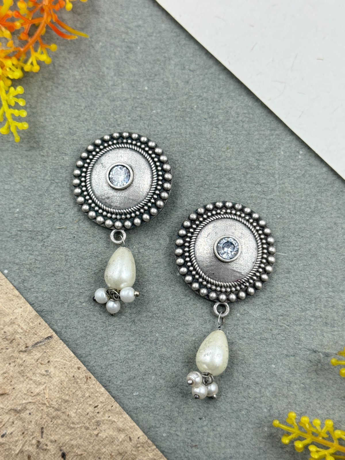 NISHA DANGLER EARRINGS