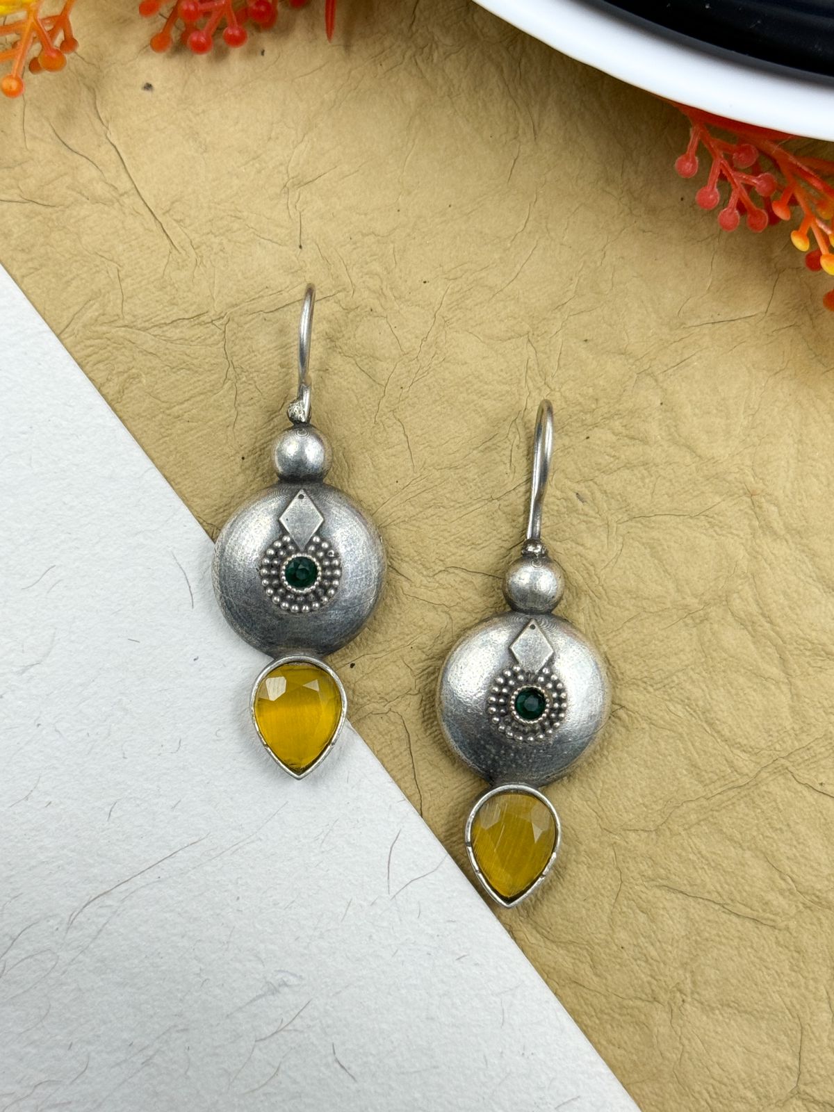 NAVYA OVERSIZED STUD EARRINGS