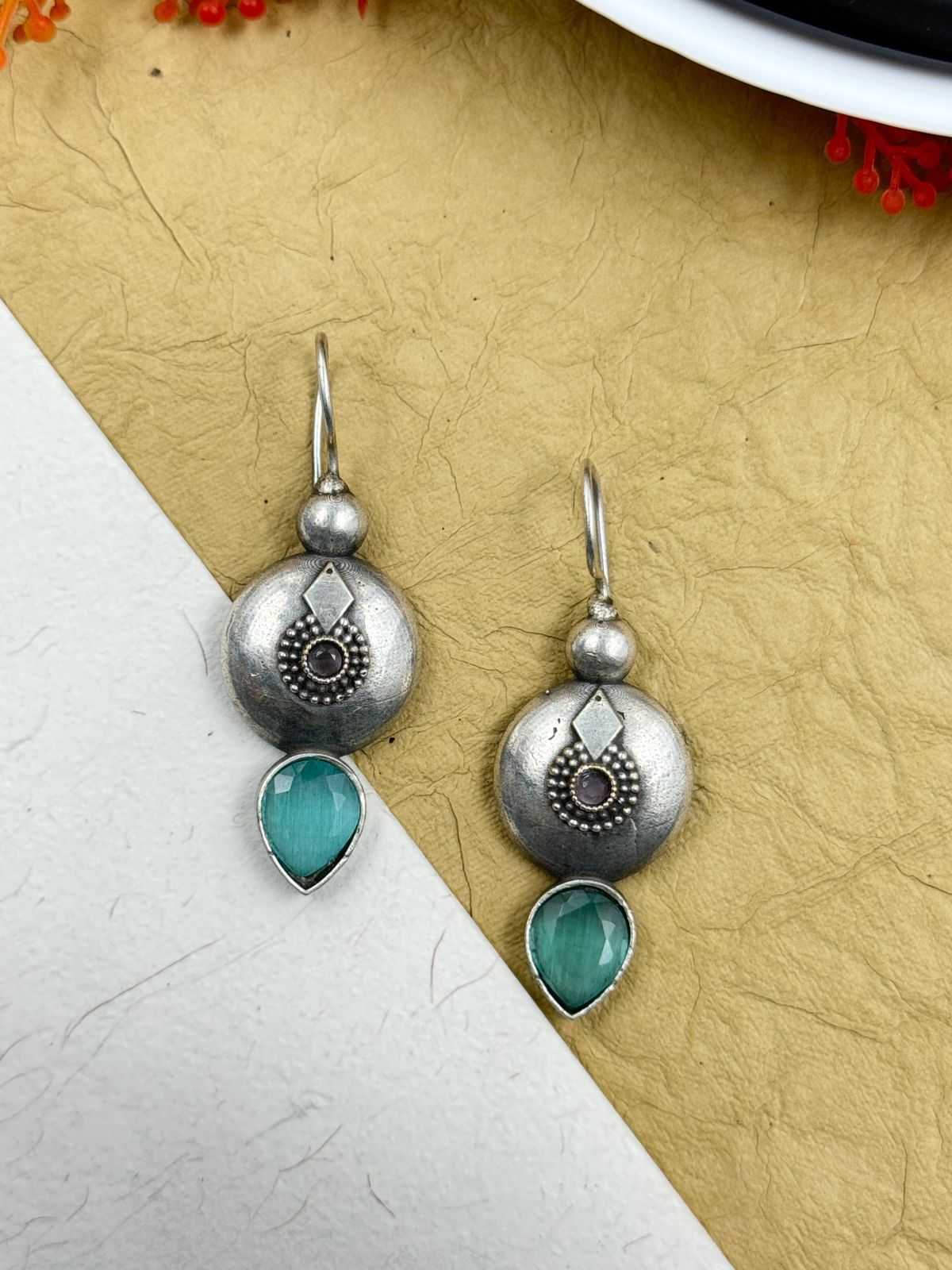 NAVYA OVERSIZED STUD EARRINGS