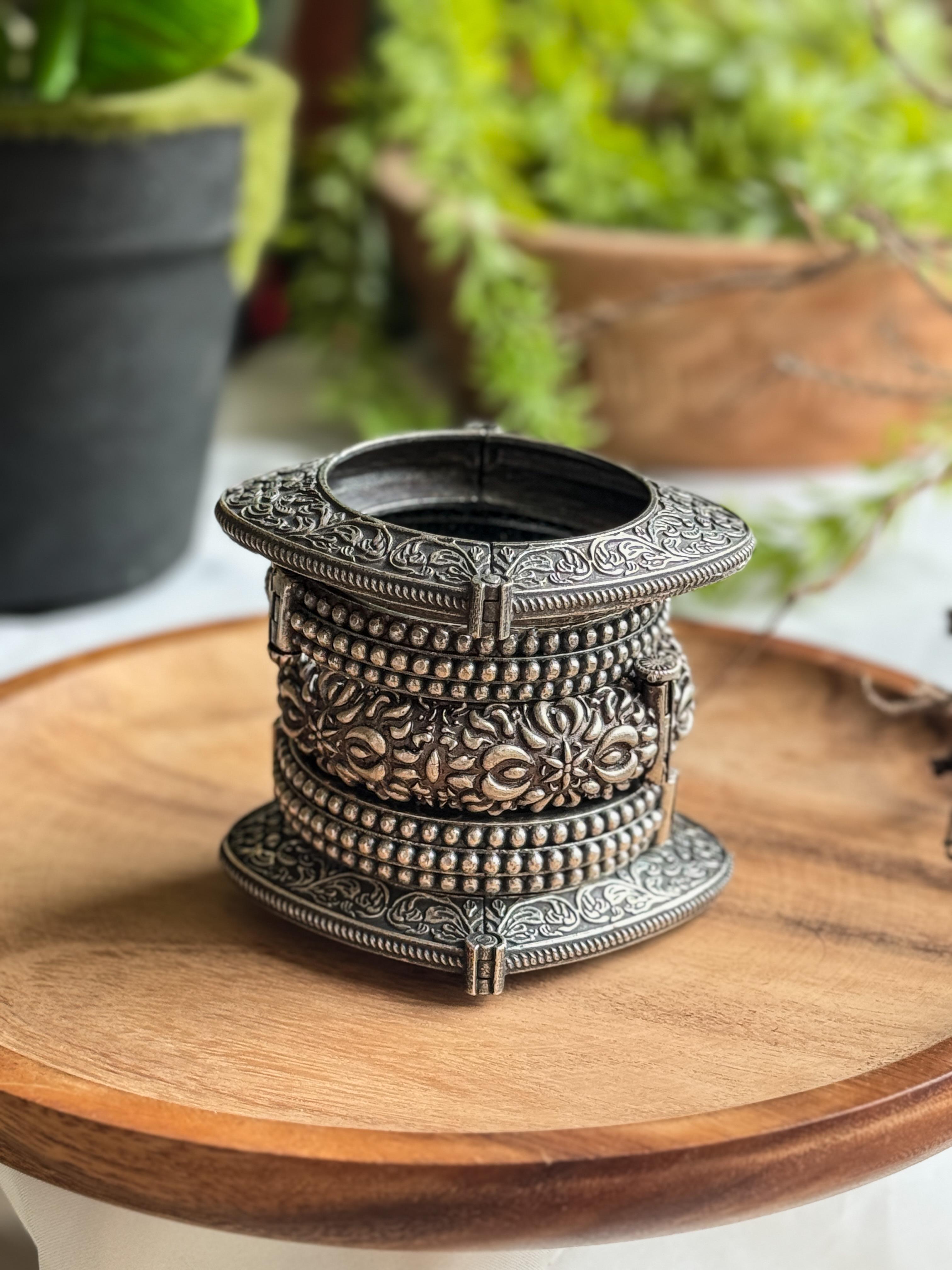 MOHINI SILVER LOOK ALIKE BANGLE STACK