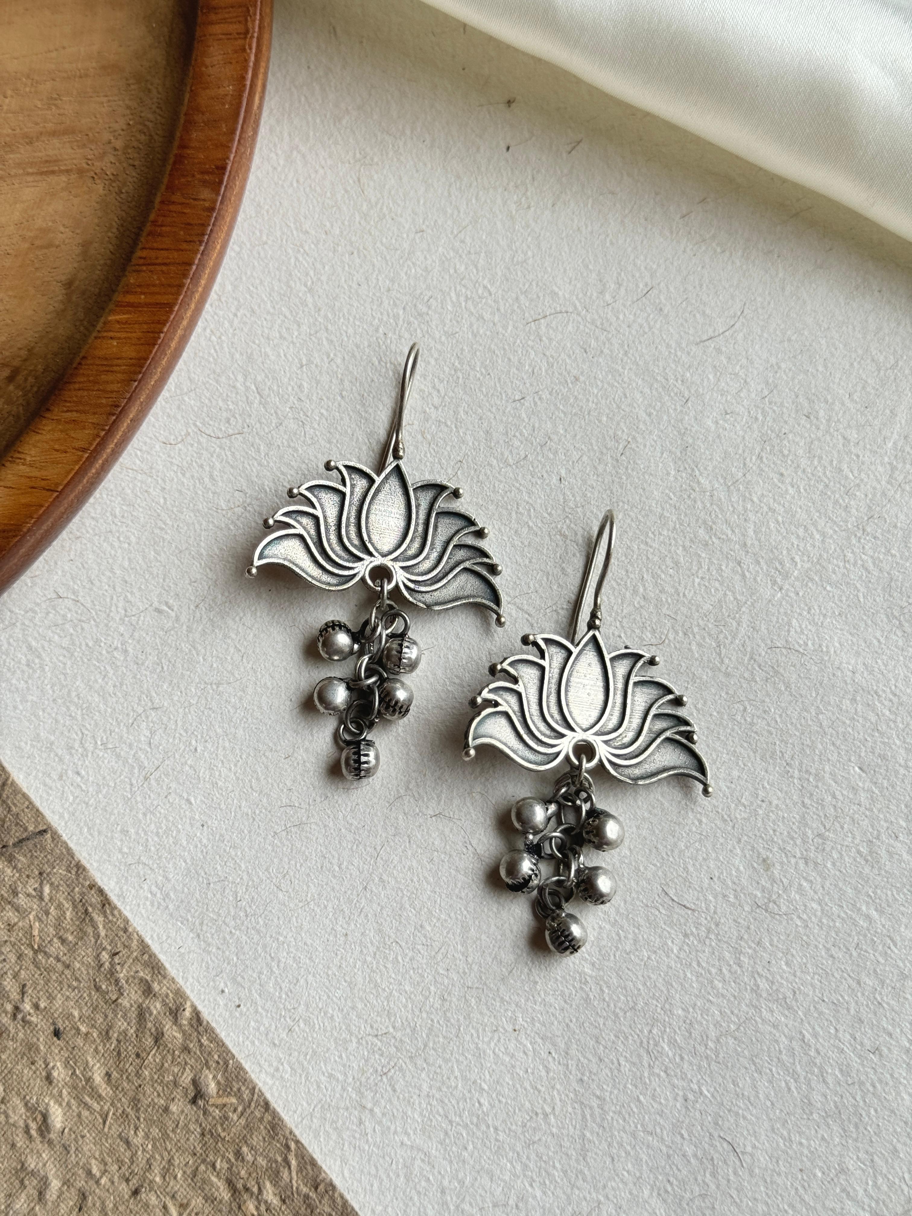 LOTUS SILVER LOOKALIKE DANGLER EARRINGS