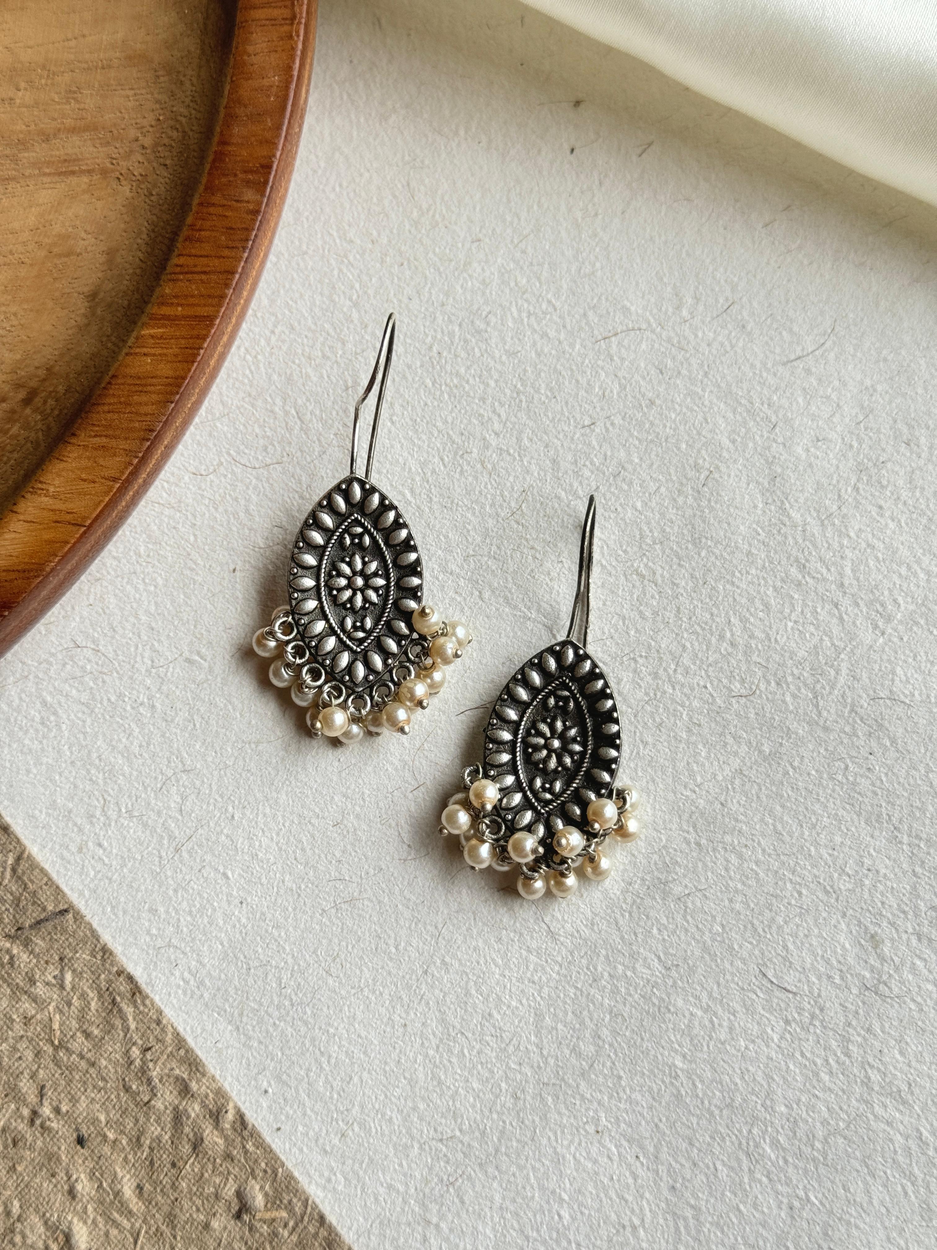 KASHISH SILVER LOOKALIKE STUD EARRINGS