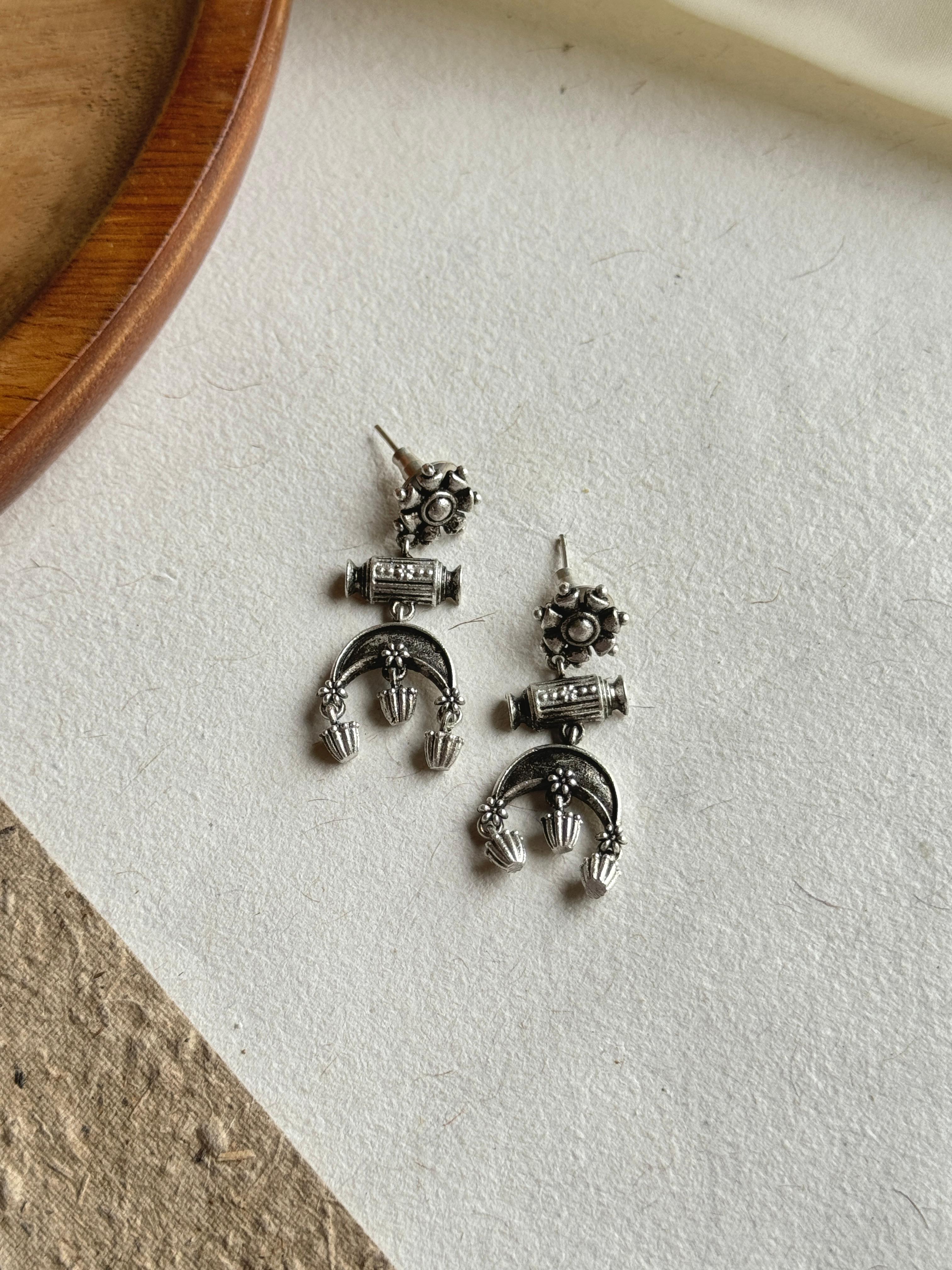 AARUSHI SILVER LOOKALIKE DANGLER EARRINGS