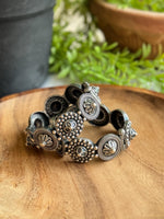 Load image into Gallery viewer, SILVER LOOKALIKE FLORAL BANGLE