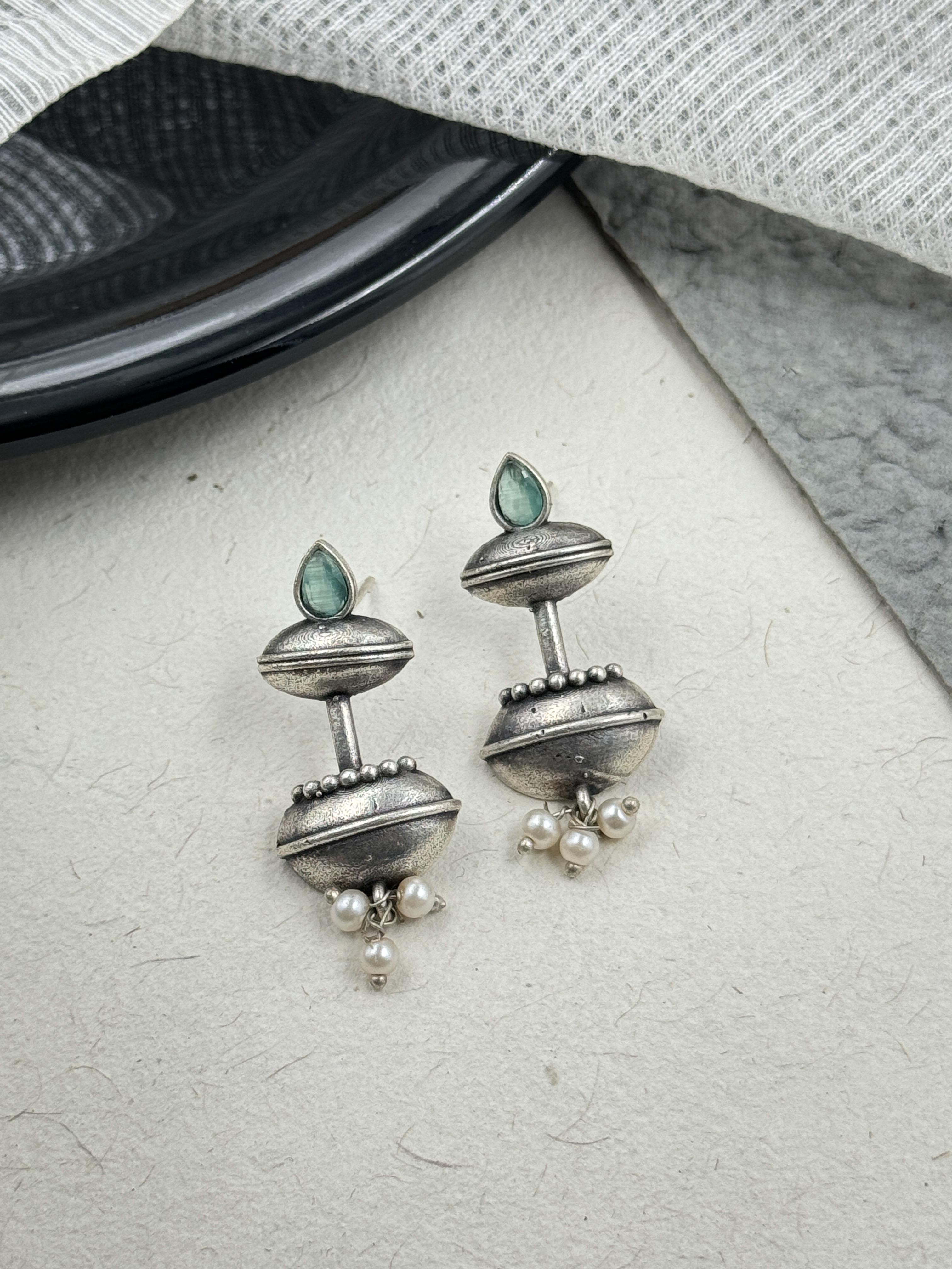VIHA OXIDISED STUD EARRINGS