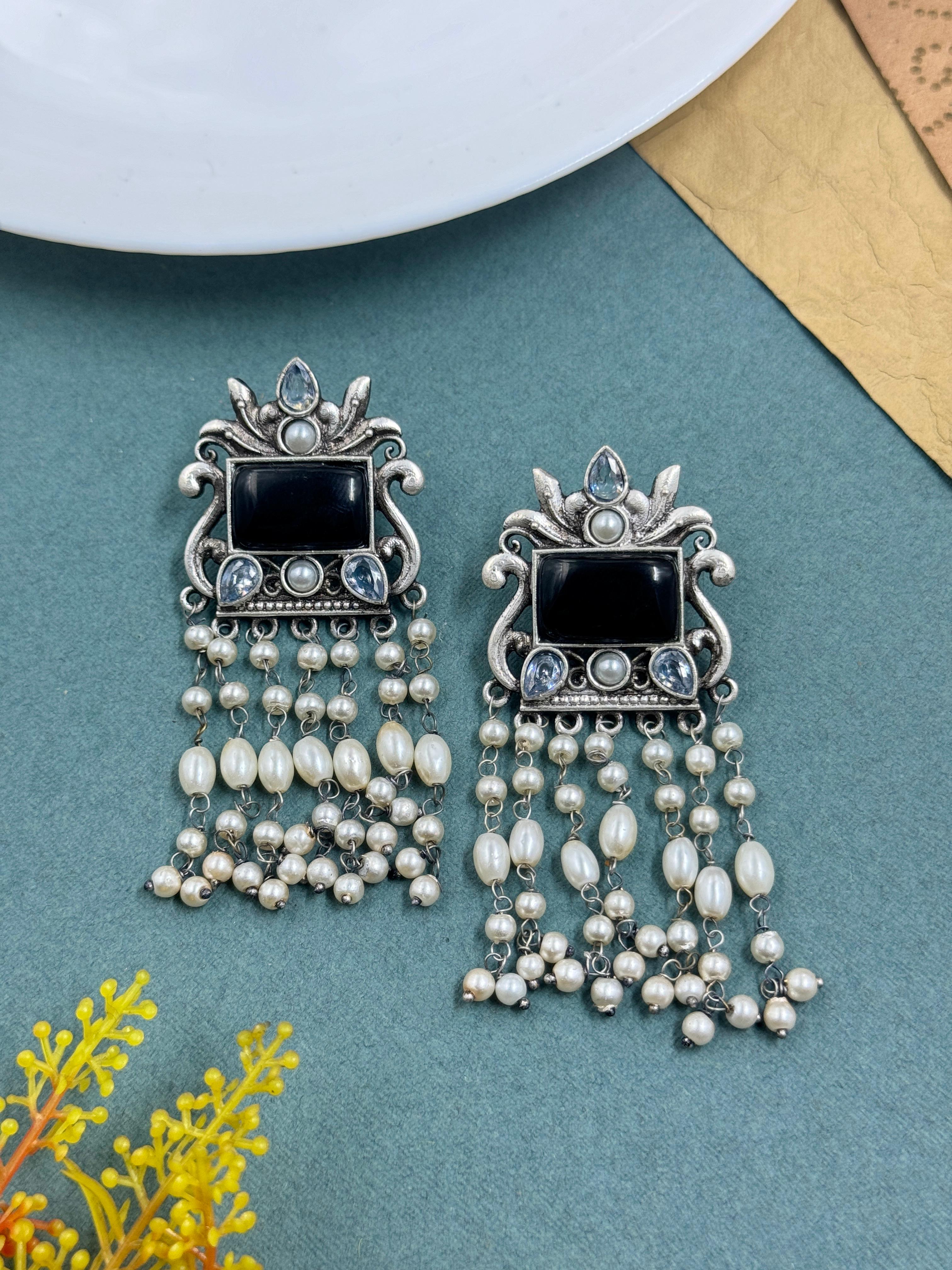 Vineeta Stone Dangler Earrings