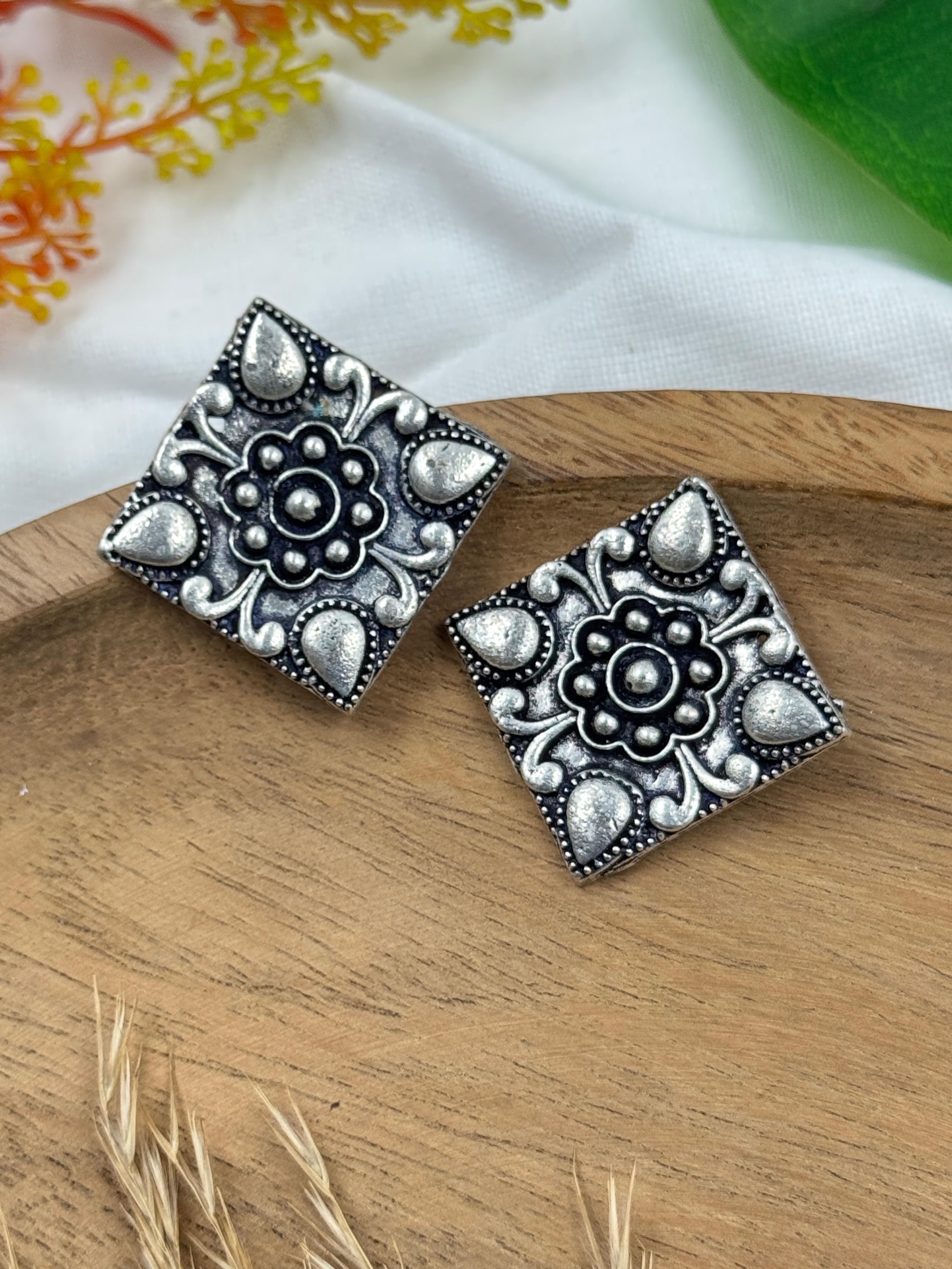 SHANAYA SILVER LOOKALIKE STUD EARRINGS